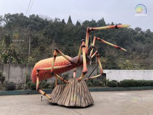 Animatronic Yellow Sac Spider HS143