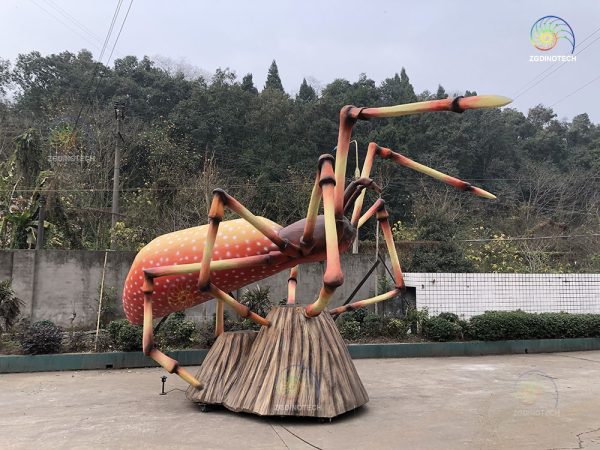Animatronic Yellow Sac Spider HS143