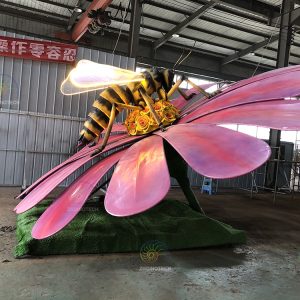 Animatronic wasp sipping floral nectar HS142
