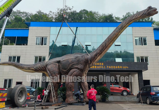 Dismantle Big Animatronic Dinosaur