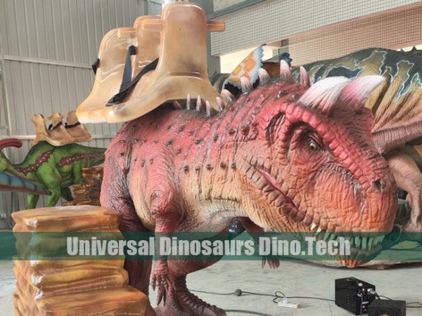 Lifelike Carnotaurus Ride