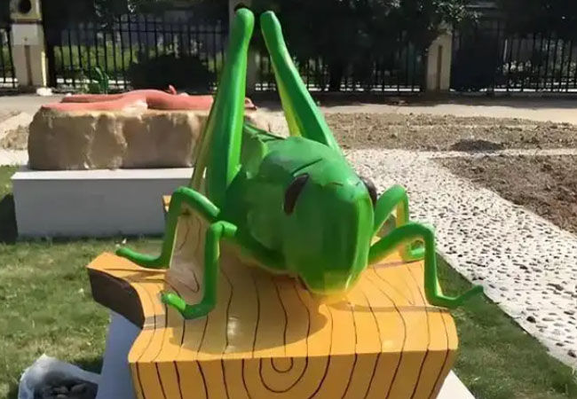 Outdoor Park Insect Model