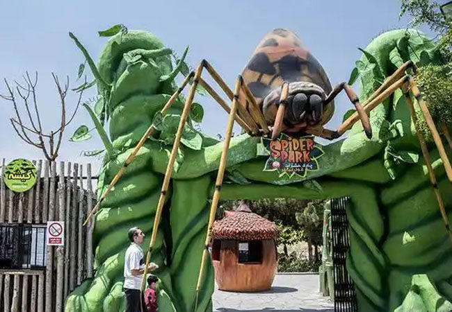 Theme Park Insect Model