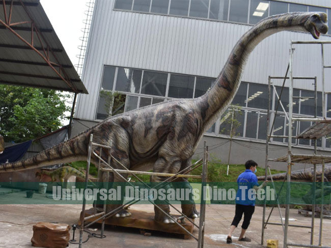 Animatronic Brachiosaurus Model