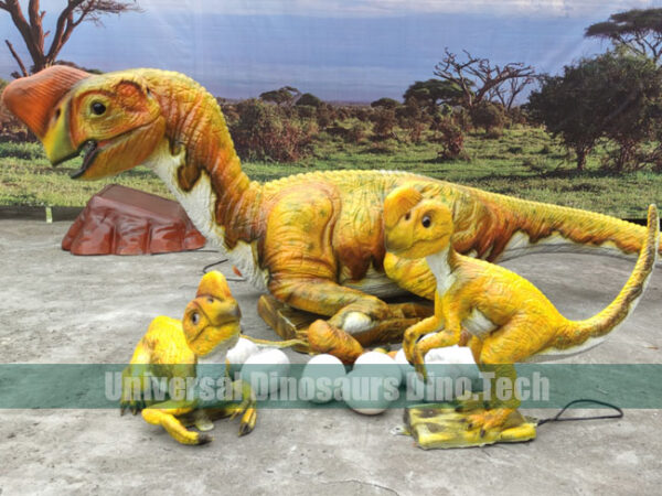 Animatronic Oviraptor Models