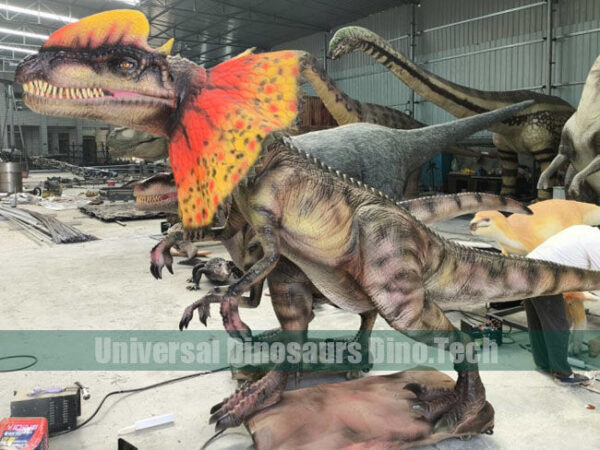 Custom Dilophosaurus Exhibits