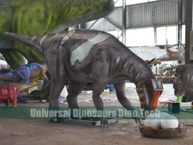 Maiasaura & Eggs Models Replicas