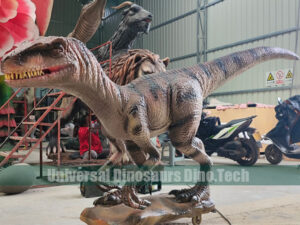 Animatronic Deinonychus