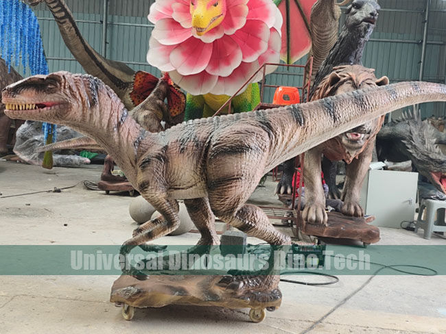 Animatronic Deinonychus Model