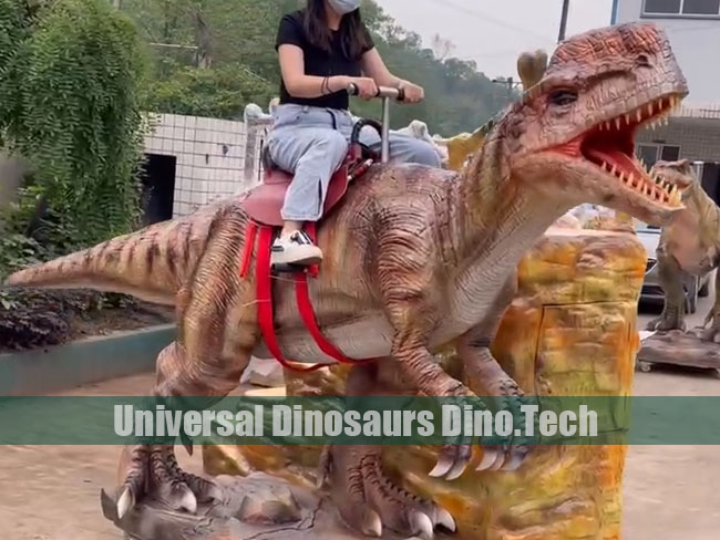 Animatronic Monolophosaurus Ride