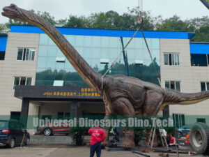 Huge Brachiosaurus Model