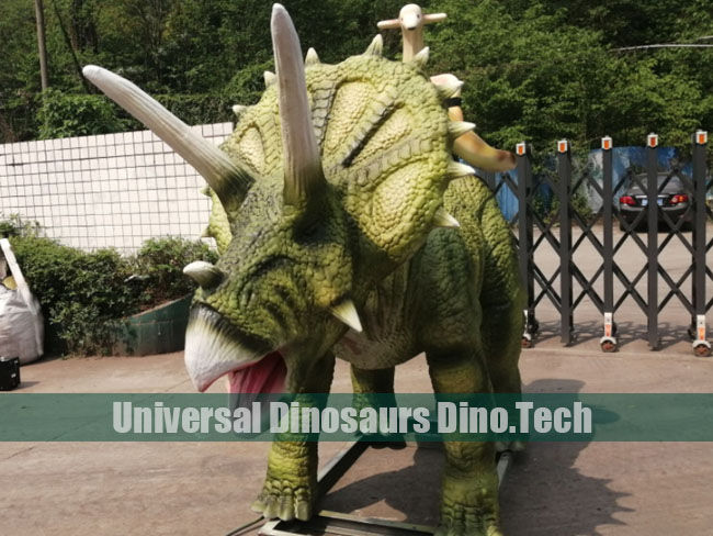 Lifelike Animatronics Triceratops Ride
