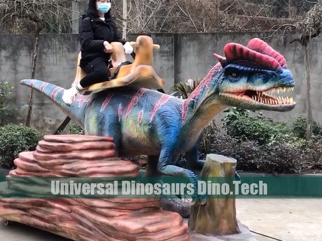 Robot Dilophosaurus Ride
