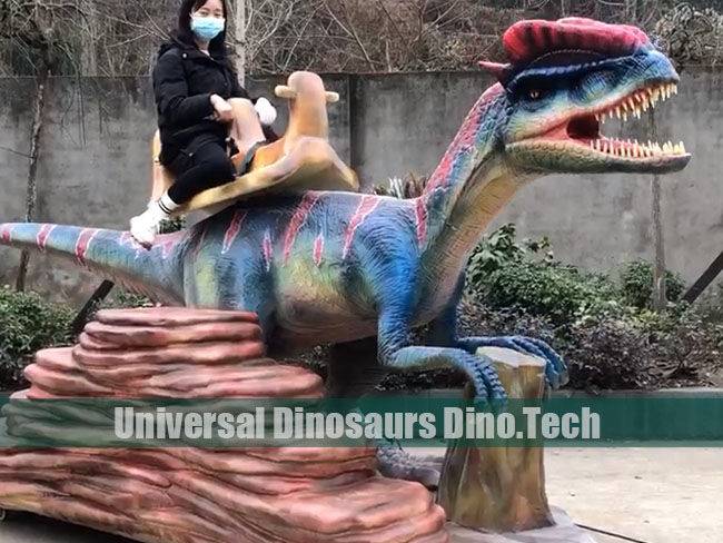 Robot Dilophosaurus Ride