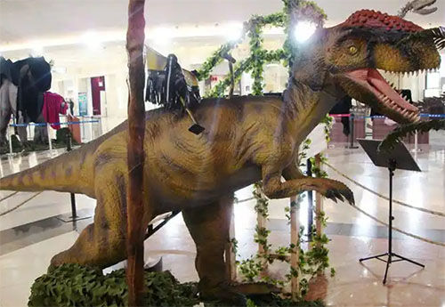 Animatronic Monolophosaurus Ride