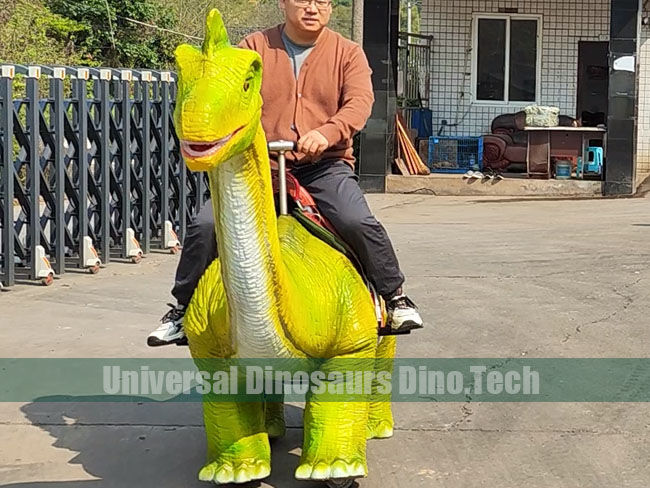 Walking Animatronic Brachiosaurus Ride