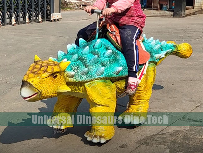 Walking Ankylosaurus Ride
