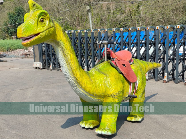 Walking Brachiosaurus Ride