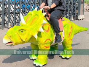 Walking Centrosaurus Ride