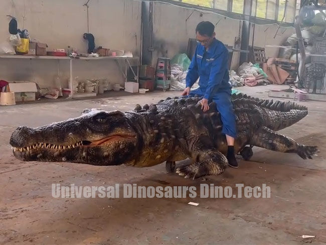 Walking Sarcosuchus Ride