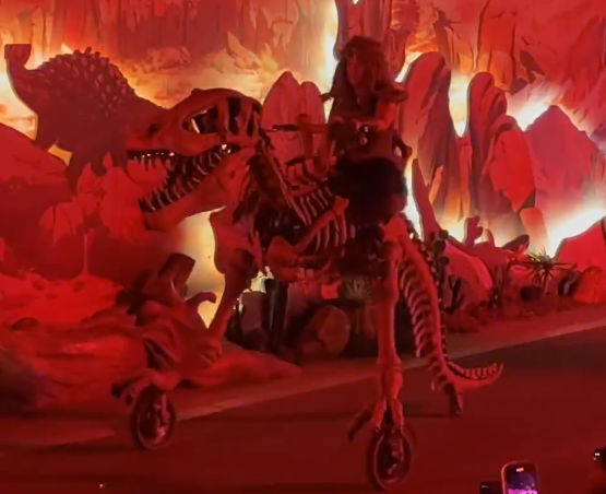 Fossil Style Riding Car