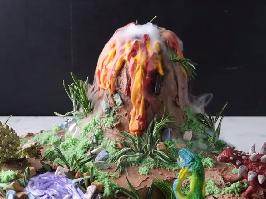 Jurassic Volcan Cake